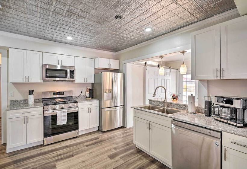 Dog Friendly Downtown Auburn Vacation Rental!