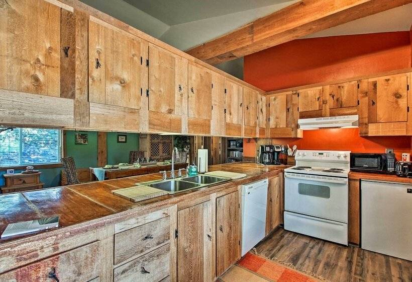 Dog Friendly Ranch Cottage W/ Yard ~ 13 Mi To Bend