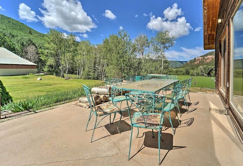 Direct Hiking Access: Riverfront Dolores Home!