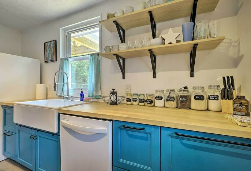 Eclectic Durham Home W/ Deck < 2 Mi To Dtwn!