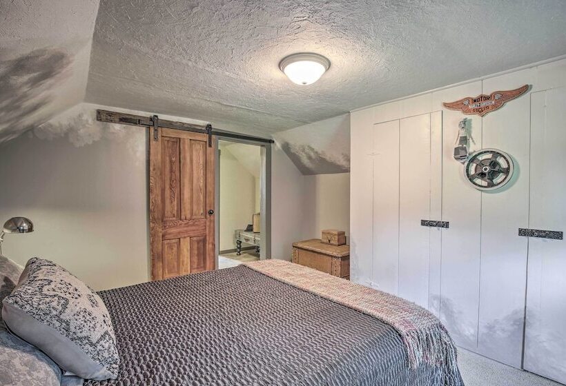 Eclectic Ladysmith Hideaway: Hike And Hunt!