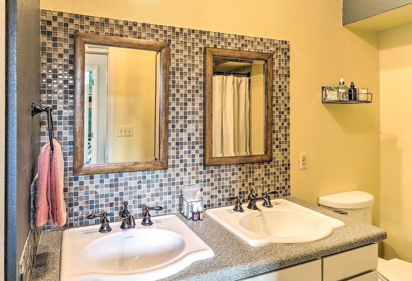 Eureka Springs Gem: 2 Decks, Mtn + Lake Views