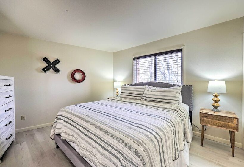 Eureka Springs Gem: 2 Decks, Mtn + Lake Views