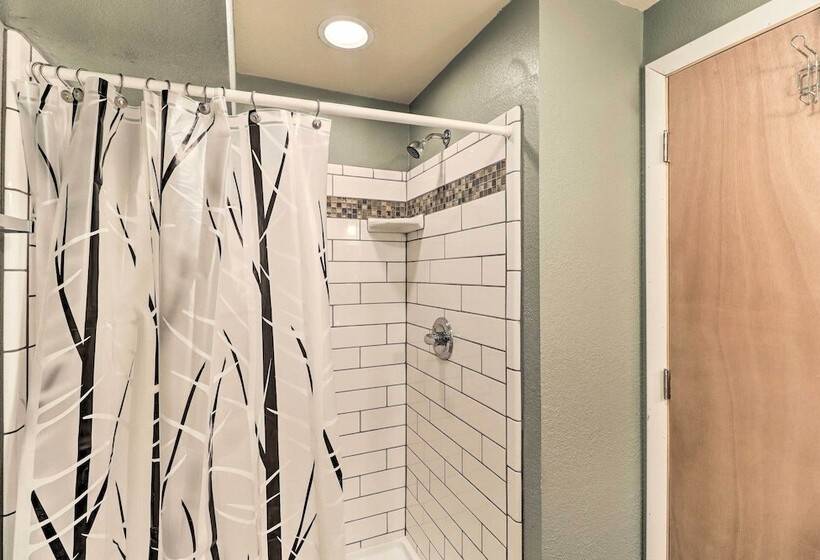 Eureka Springs Gem: 2 Decks, Mtn + Lake Views