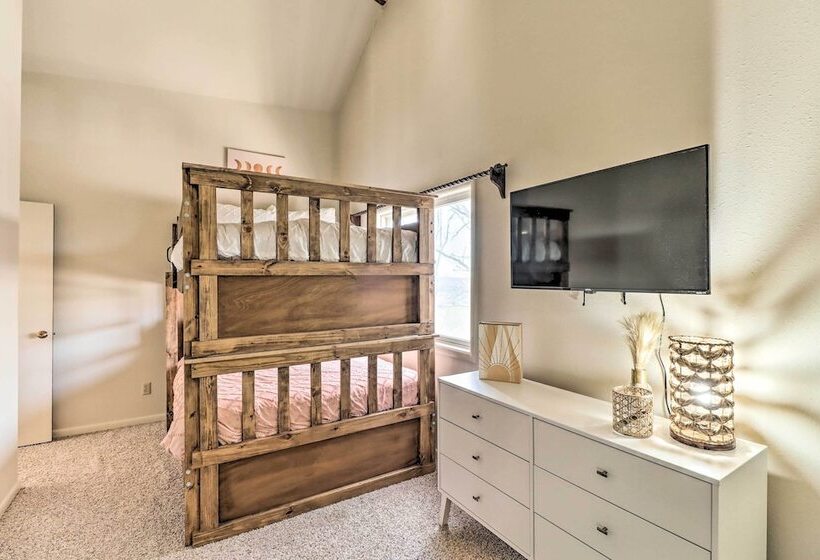 Eureka Springs Gem: 2 Decks, Mtn + Lake Views