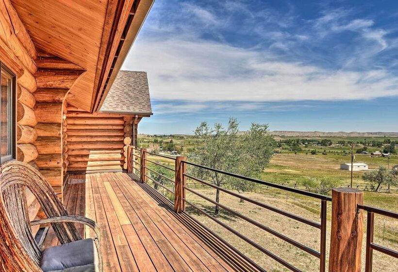 Exquisite Log Home With Lander Valley Views!