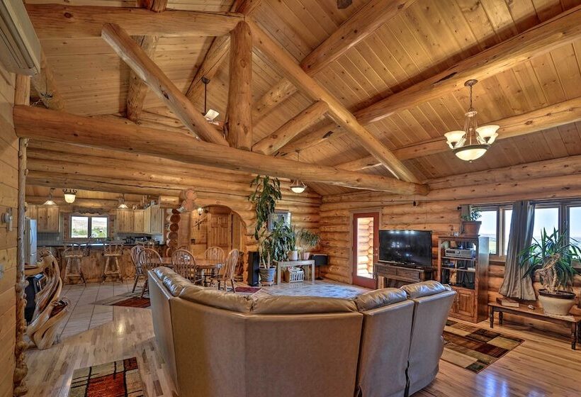 Exquisite Log Home With Lander Valley Views!