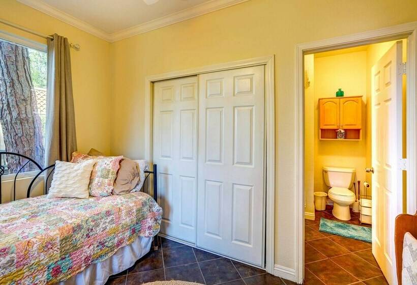 Fallbrook Vacation Rental: 3 Mi To Wineries!