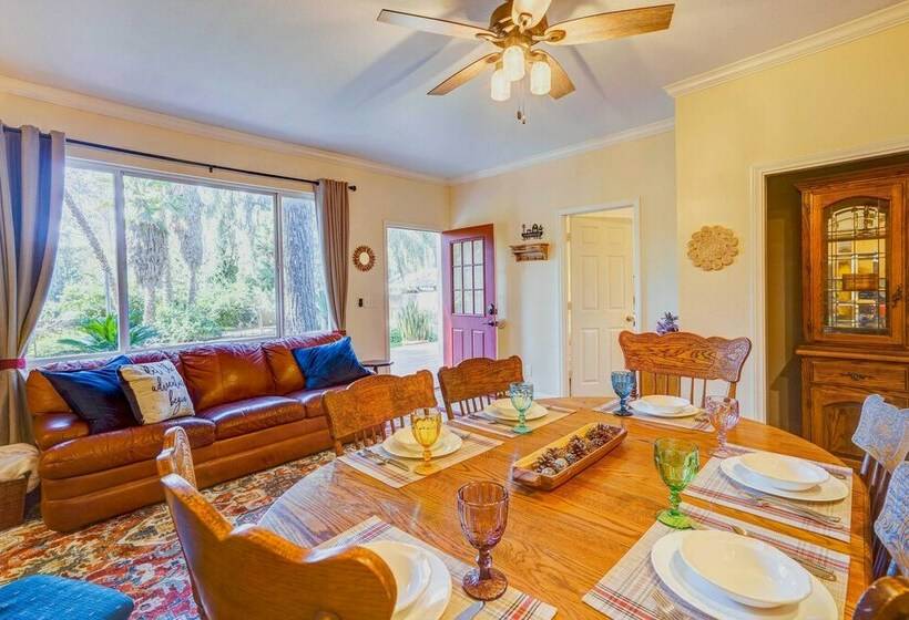 Fallbrook Vacation Rental: 3 Mi To Wineries!