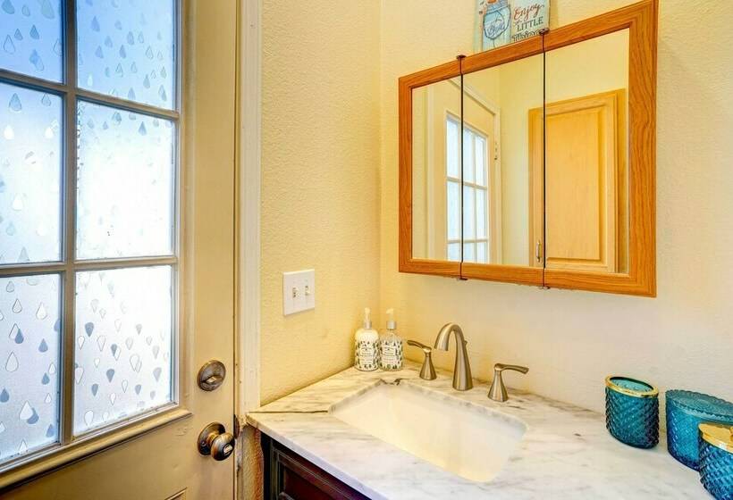 Fallbrook Vacation Rental: 3 Mi To Wineries!