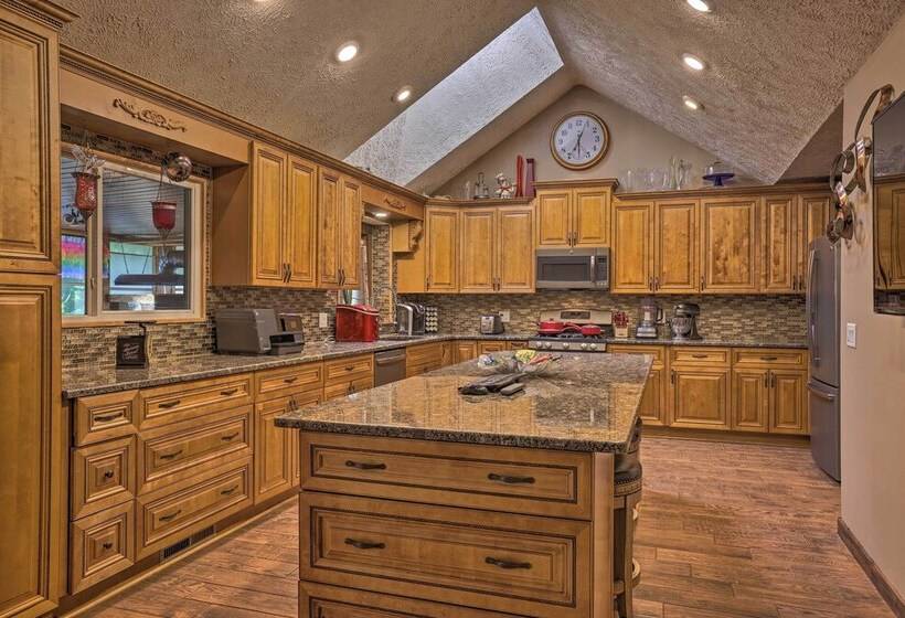 Family Friendly Omaha Oasis ~ 10 Mi To Dtwn!