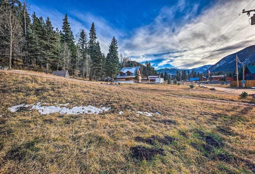 Family Friendly Red River Retreat W/ Deck!