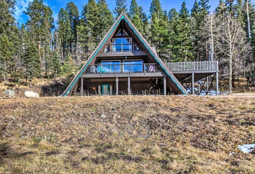 Family Friendly Red River Retreat W/ Deck!