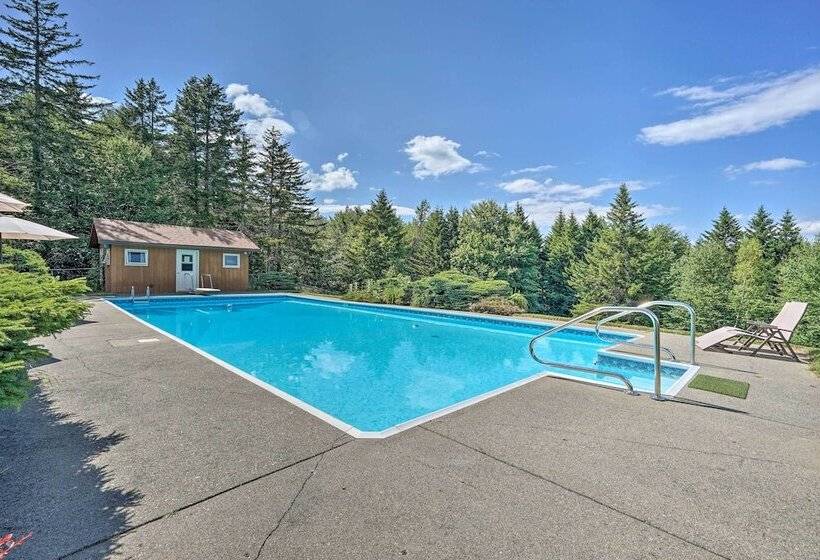 Family Winter Retreat W/ Hot Tub: 14 Mi To Slopes!