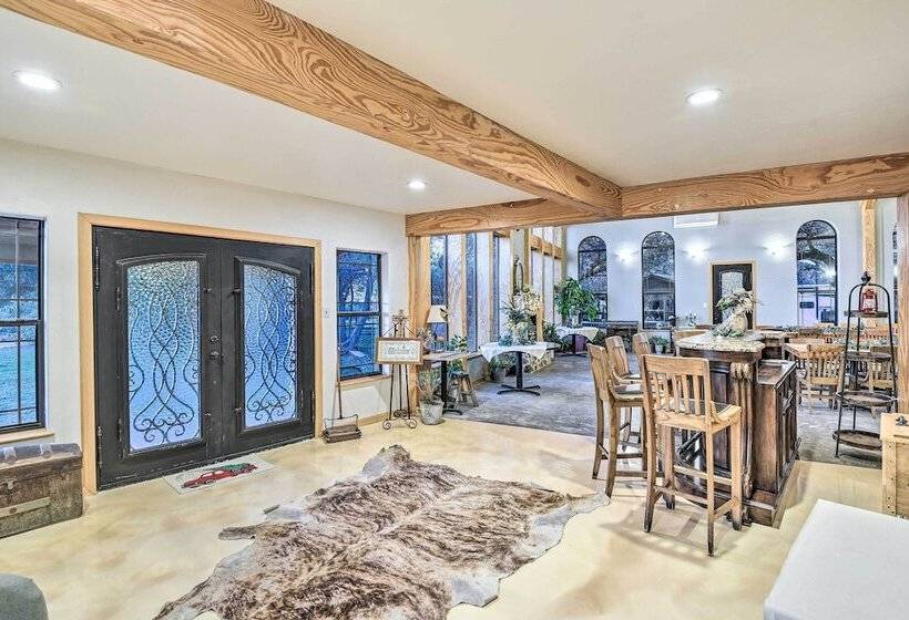 Banquet Hall & Pool: Expansive Forestburg Ranch!