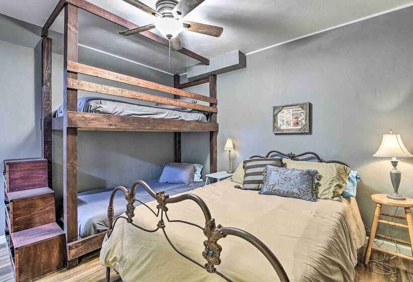 Banquet Hall & Pool: Expansive Forestburg Ranch!