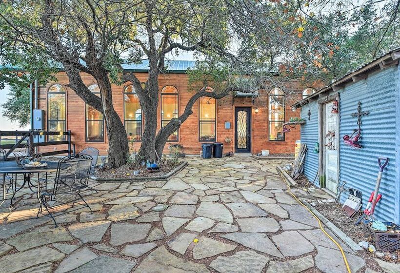 Banquet Hall & Pool: Expansive Forestburg Ranch!