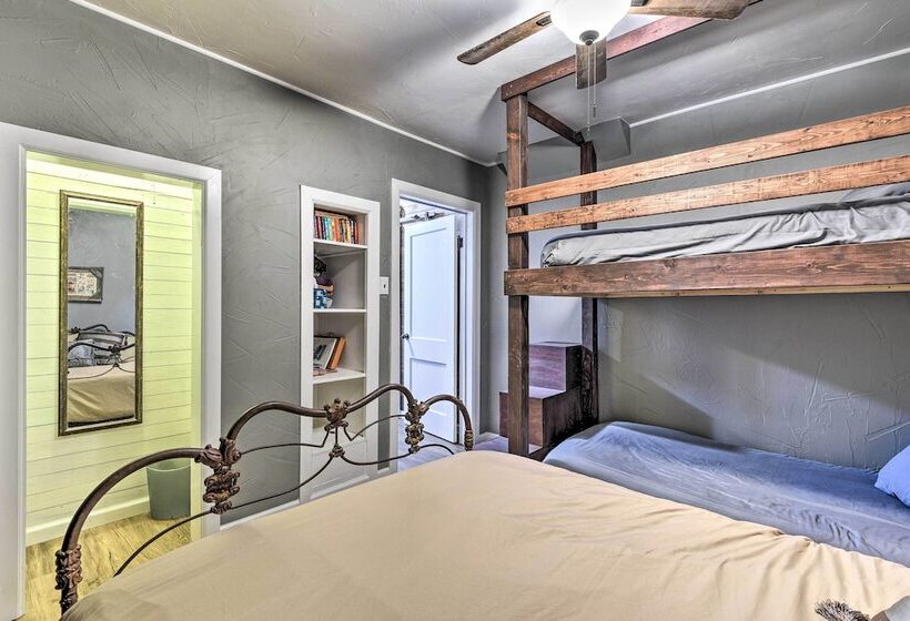 Banquet Hall & Pool: Expansive Forestburg Ranch!