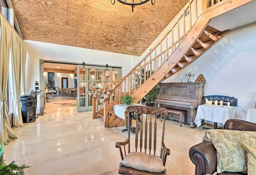 Banquet Hall & Pool: Expansive Forestburg Ranch!