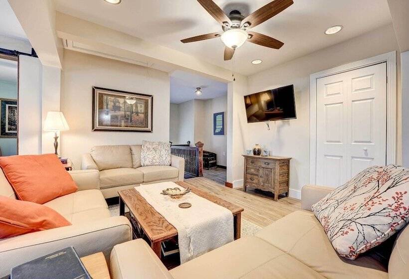 Fort Wayne Retreat, Walk To Parkview Field!