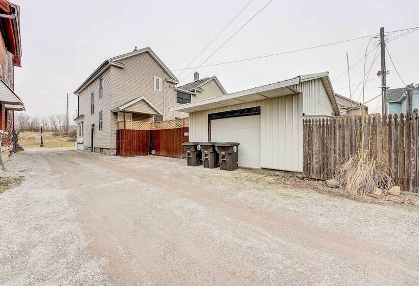 Fort Wayne Retreat, Walk To Parkview Field!