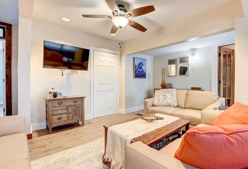 Fort Wayne Retreat, Walk To Parkview Field!