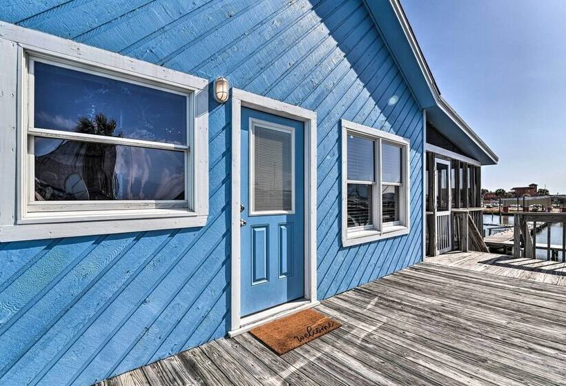 Freeport Home W/ Boat Dock < 2 Mi To Beach!