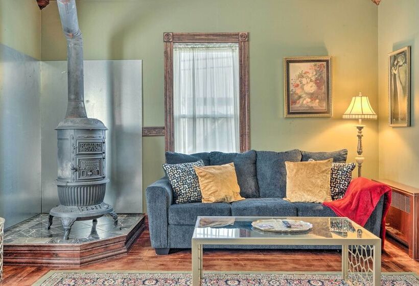 Downtown Lancaster French Victorian Gem!