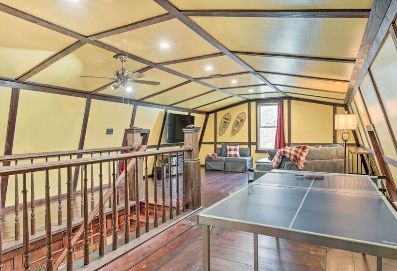 Downtown Lancaster French Victorian Gem!