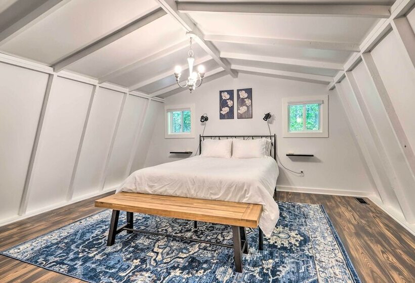 Fully Renovated Broadway Cabin W/ Private Hot Tub!