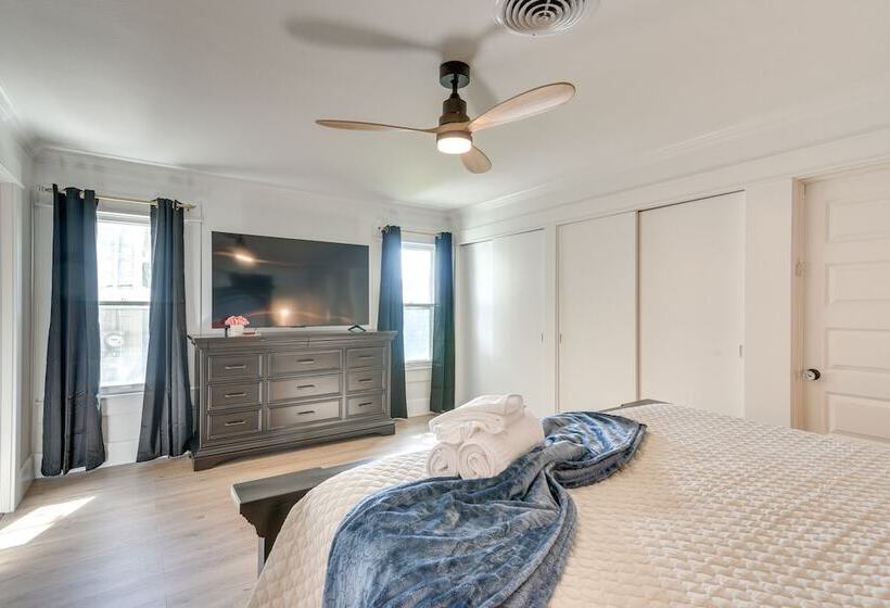 Galveston Vacation Home W/ Hot Tub: Walk To Beach