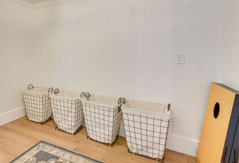 Galveston Vacation Home W/ Hot Tub: Walk To Beach