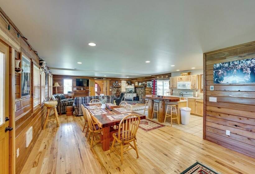 Garden Valley Cabin W/ Teepee, Deck & Mtn Views!