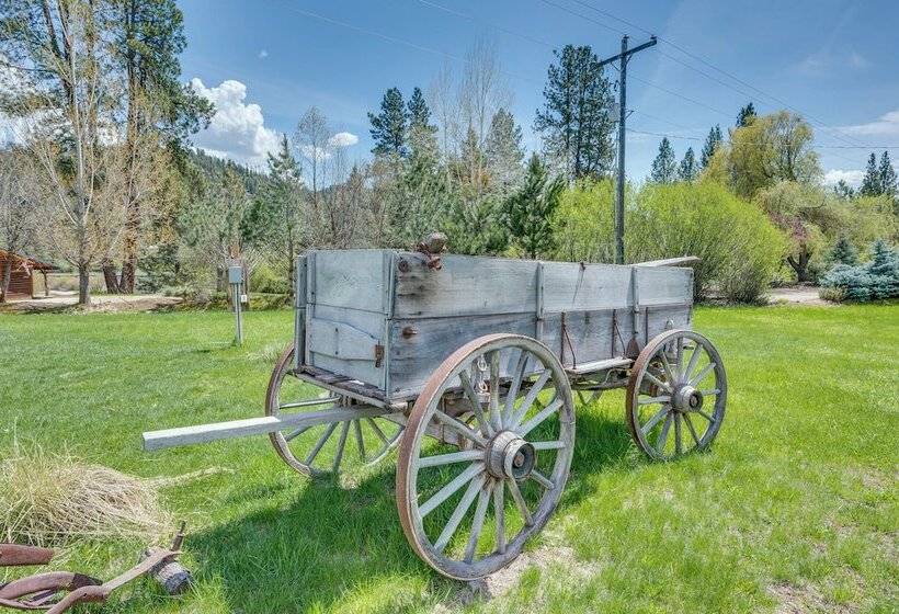 Garden Valley Cabin W/ Teepee, Deck & Mtn Views!