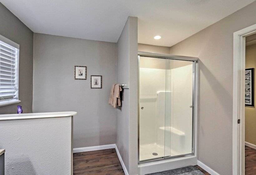 Glen Rose Ranch House   Walk To Downtown!