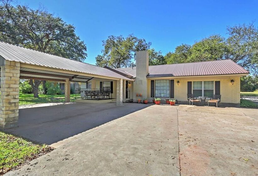 Glen Rose Ranch House   Walk To Downtown!