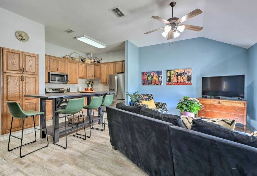 Granbury Home: Screened Porch < 2 Mi To Beach