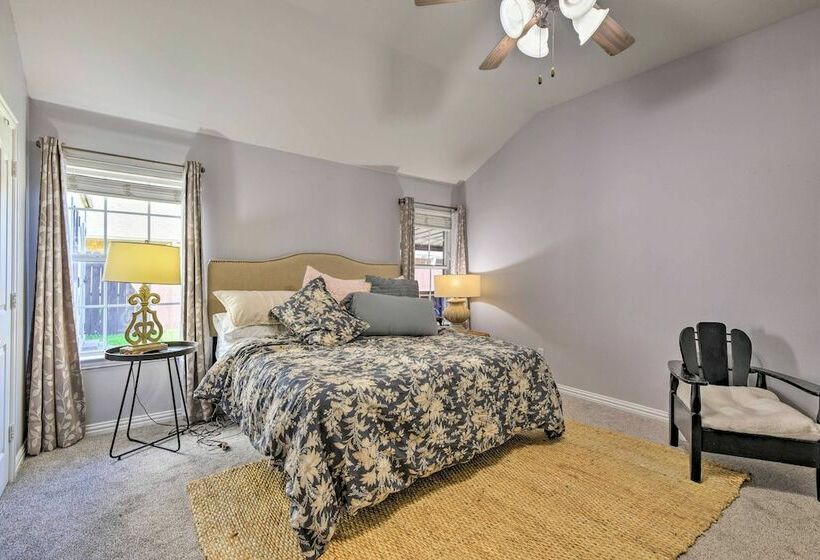 Granbury Home: Screened Porch < 2 Mi To Beach