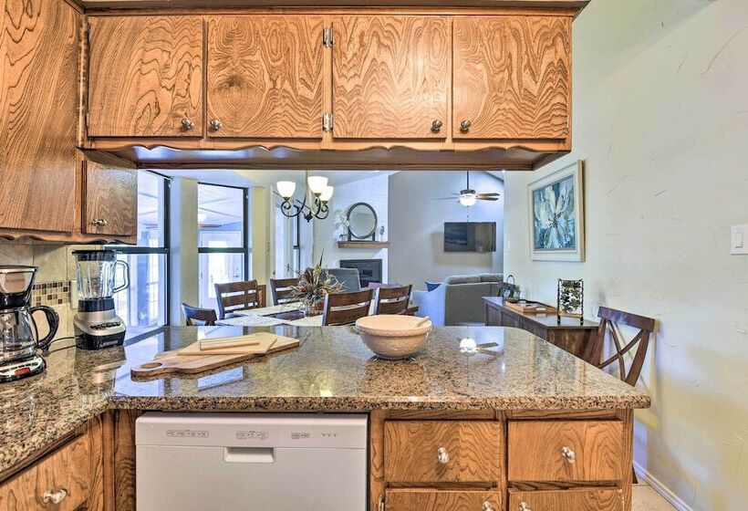 Granbury Home W/ Lake Granbury Access + Dock!