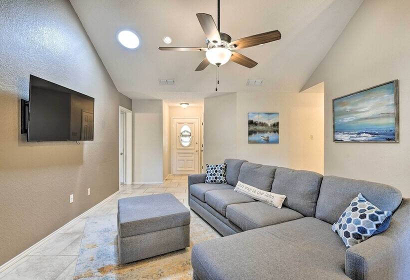 Granbury Home W/ Lake Granbury Access + Dock!