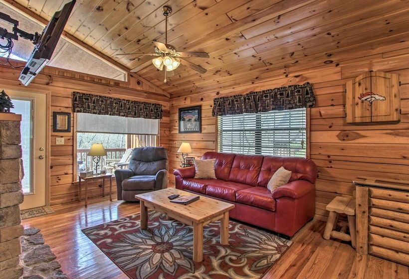 Hidden Springs Cabin W/ Hot Tub, 2 Mi To Dollywood