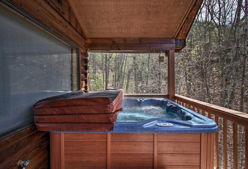 Hidden Springs Cabin W/ Hot Tub, 2 Mi To Dollywood
