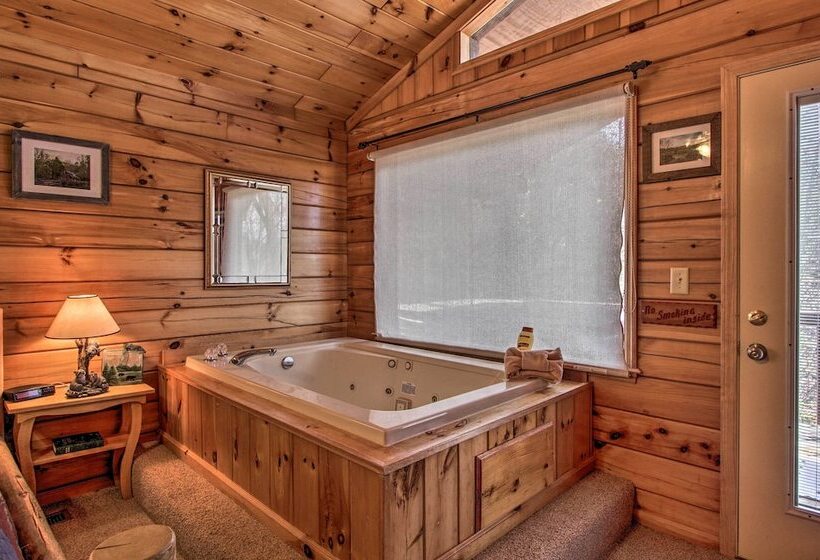 Hidden Springs Cabin W/ Hot Tub, 2 Mi To Dollywood