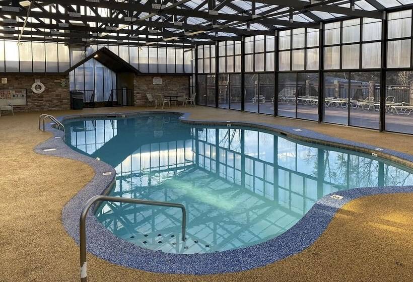 Hidden Springs Cabin W/ Hot Tub, 2 Mi To Dollywood
