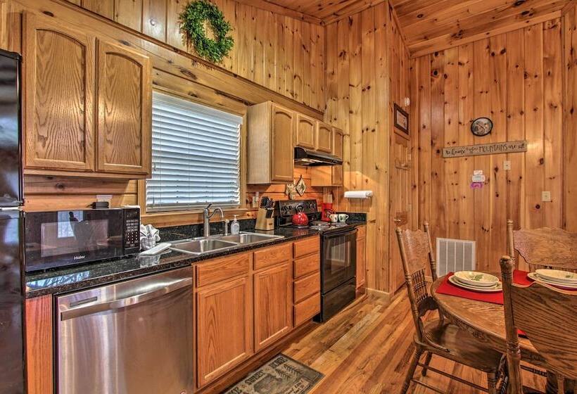 Hidden Springs Cabin W/ Hot Tub, 2 Mi To Dollywood