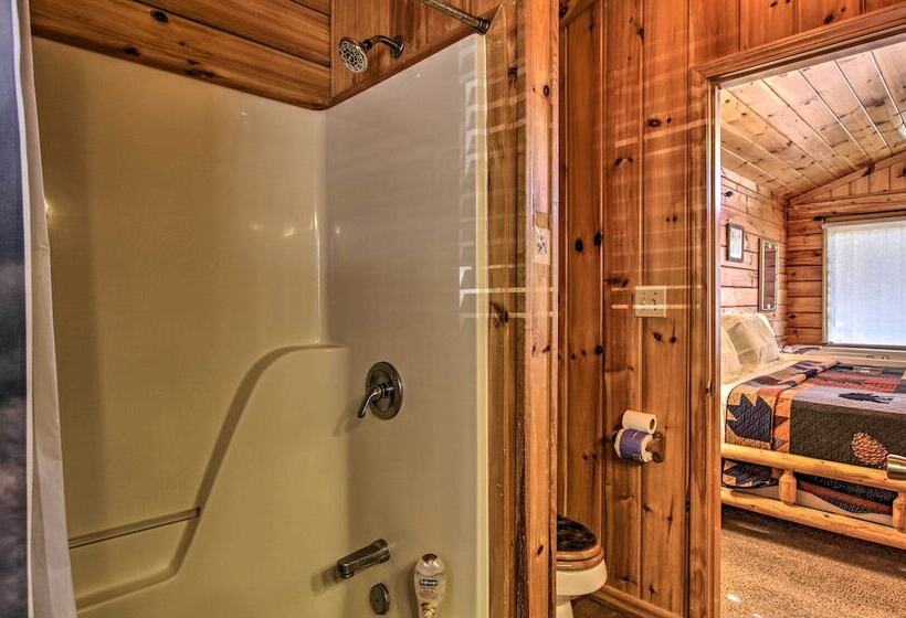 Hidden Springs Cabin W/ Hot Tub, 2 Mi To Dollywood