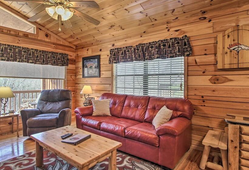Hidden Springs Cabin W/ Hot Tub, 2 Mi To Dollywood