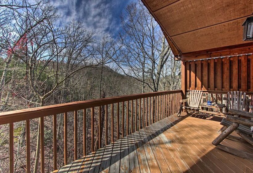 Hidden Springs Cabin W/ Hot Tub, 2 Mi To Dollywood