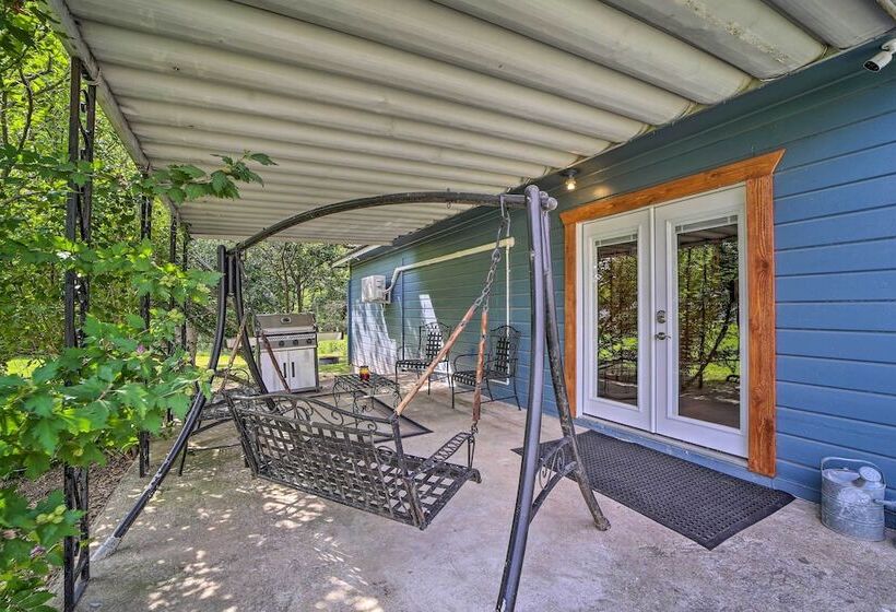 Walk To Lake: Historic Disney Home