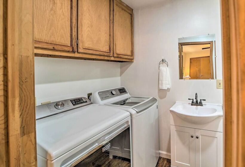 Walk To Lake: Historic Disney Home